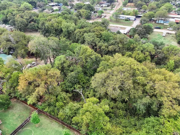 105 Cedar Ln, Little Elm, TX 75068