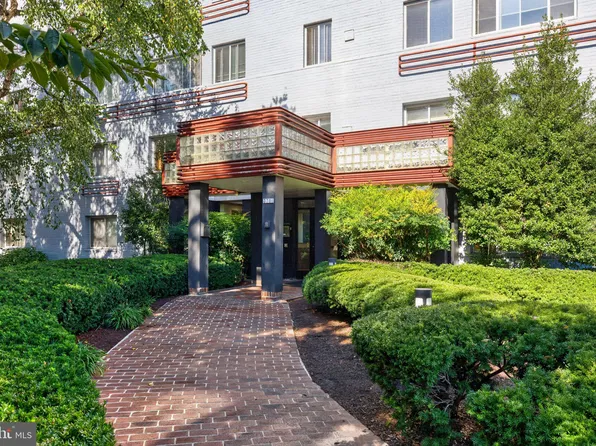 3701 5th St S APT 405, Arlington, VA 22204