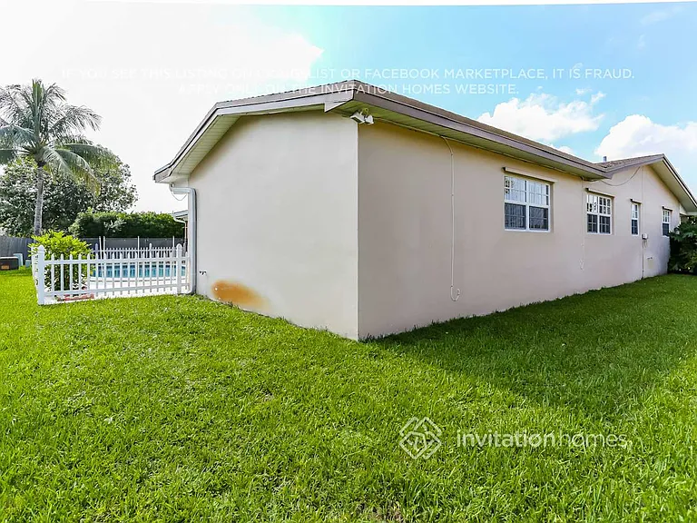 10900 NW 19th St — Photo 16
