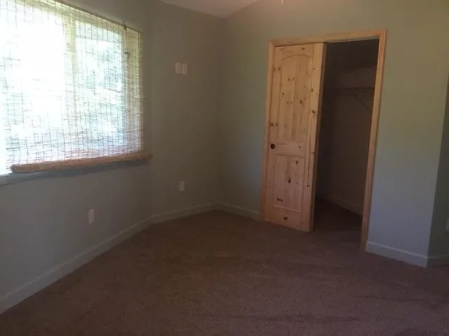 916 W Cedar Ln — Photo 5