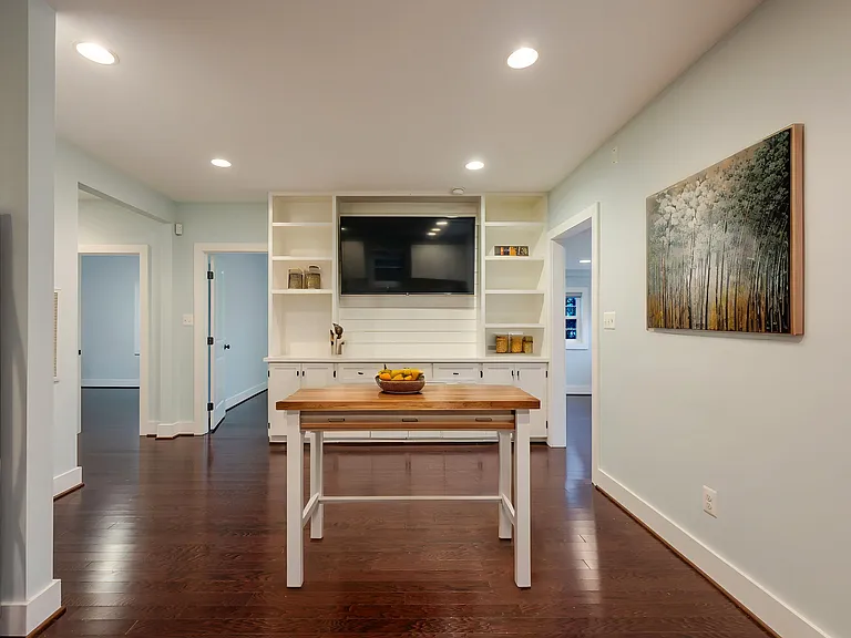 5056 B St SE — Photo 4