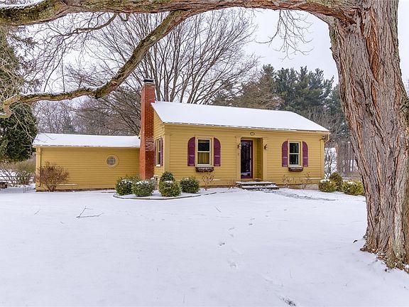 2nd image of 1029 Pittsford Victor Rd