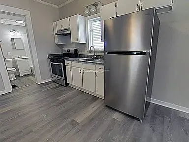 4 bed, 2.0 bath, 1799 sqft, $1,897 — Photo 4