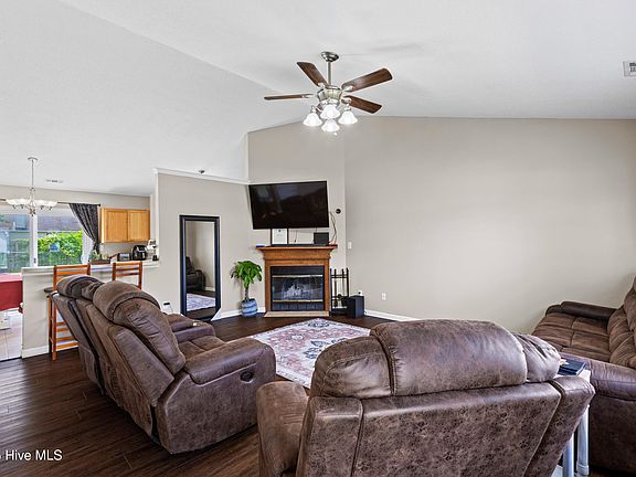 4th image of 703 Covington Ct