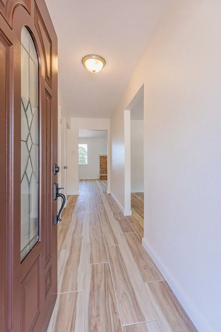3 Bedroom 2 Bath Home — Photo 4