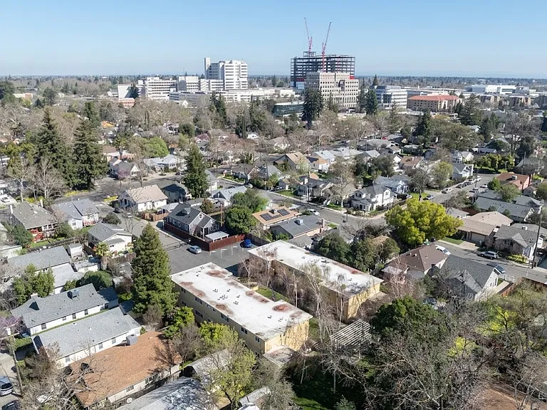 2733 San Jose Way #4 — Photo 8