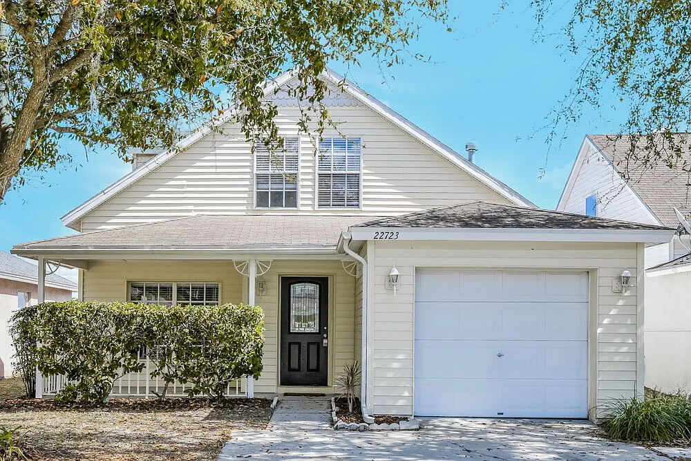 4 bed, 2.0 bath, 1438 sqft, $3,740 — Photo 1