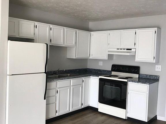 2nd image of 121 W Miller St #4