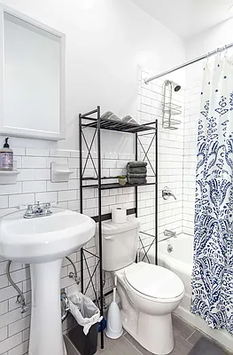 Rented by Century 21 Metropolitan | media 19