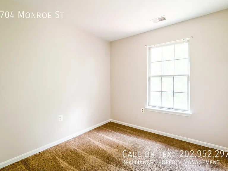 5704 Monroe St — Photo 7