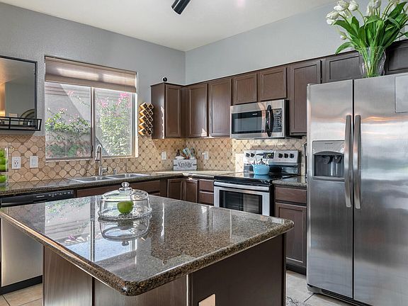 4th image of 16392 N Naegel Dr