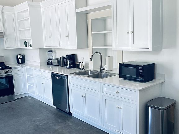 3rd image of 33 E McCormick St #1