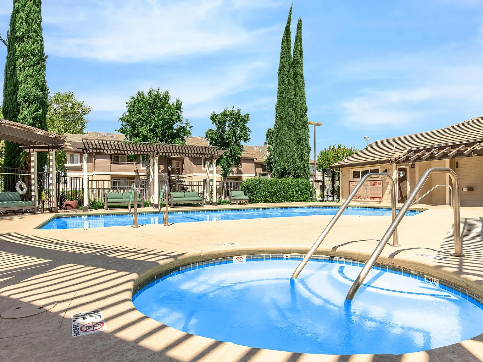 Peppertree Apartments — Photo 4