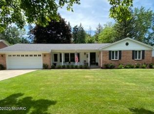 2457 Okemos Dr SE, Grand Rapids, MI 49506
