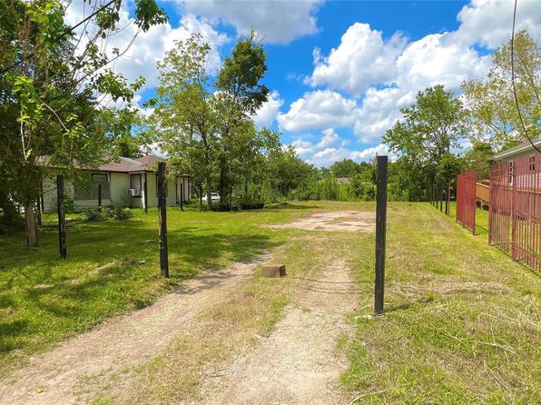 3019 Grovey St, Houston, TX 77026