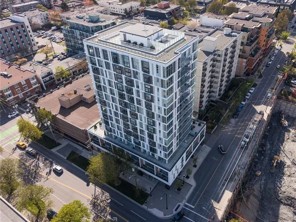 1097 View St #806, Victoria, BC V8V 0G9