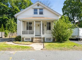 103 Henrietta St, Providence, RI 02904