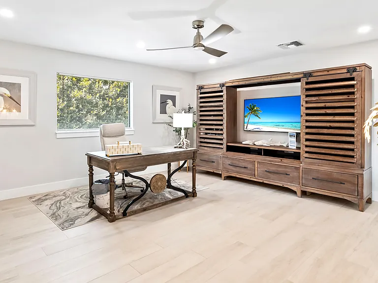 440 Kings Town Dr — Photo 17
