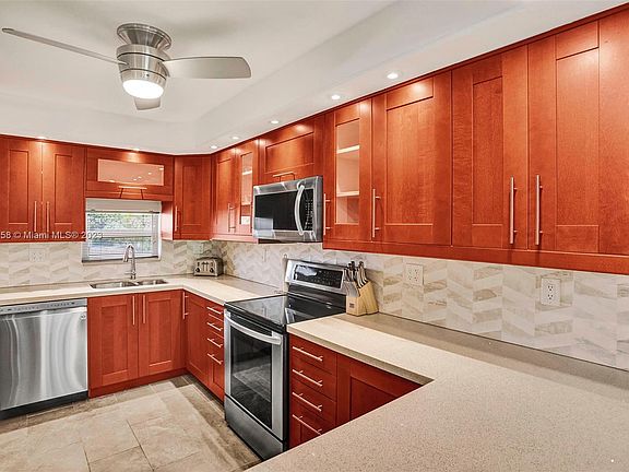 4th image of 300 S Hollybrook Dr APT 303