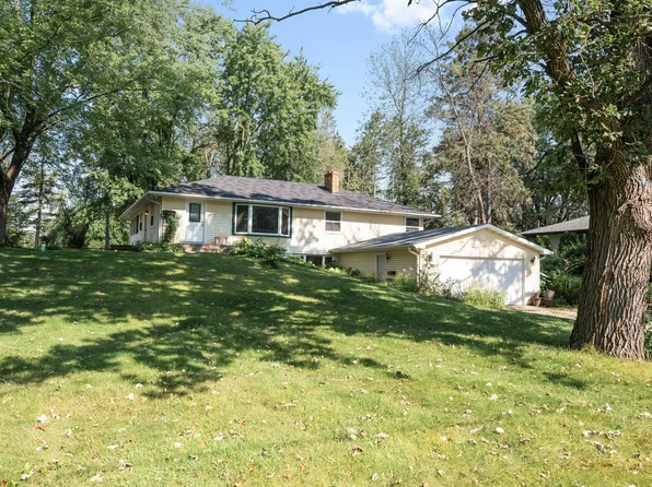 6488 N Shore Trl N, Forest Lake, MN 55025