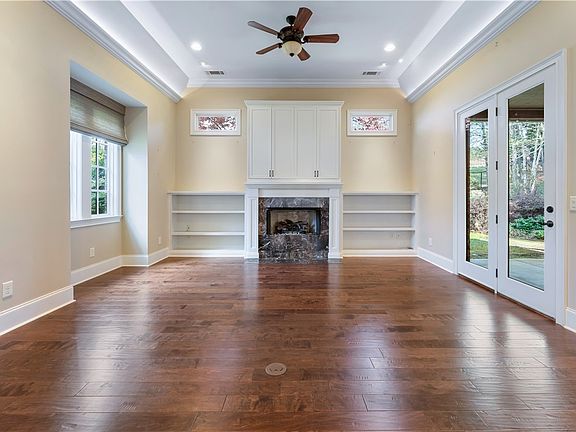 3rd image of 1668 Woodley Cir