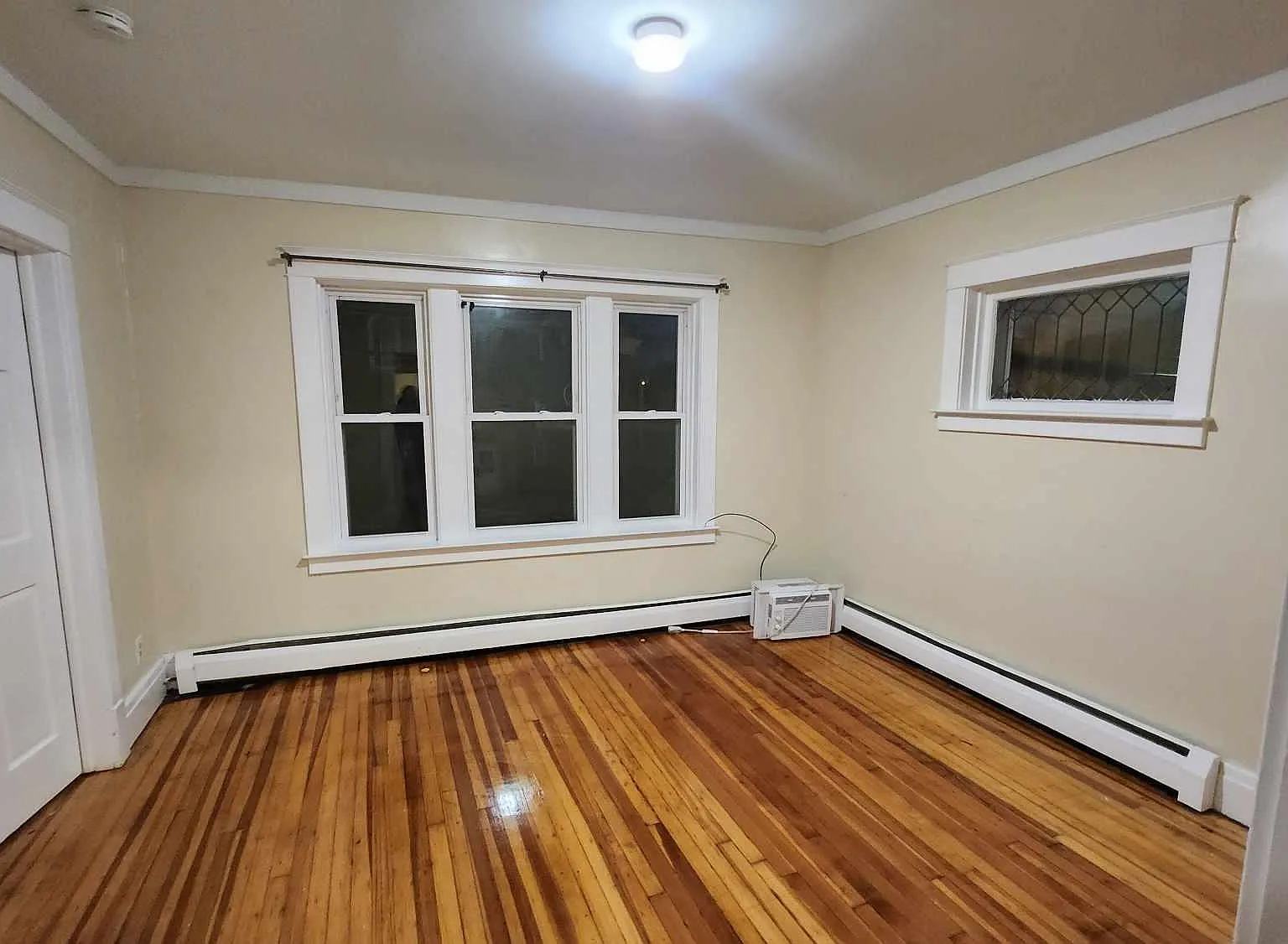 3 bed, 1400 sqft, $1,200 — Photo 1