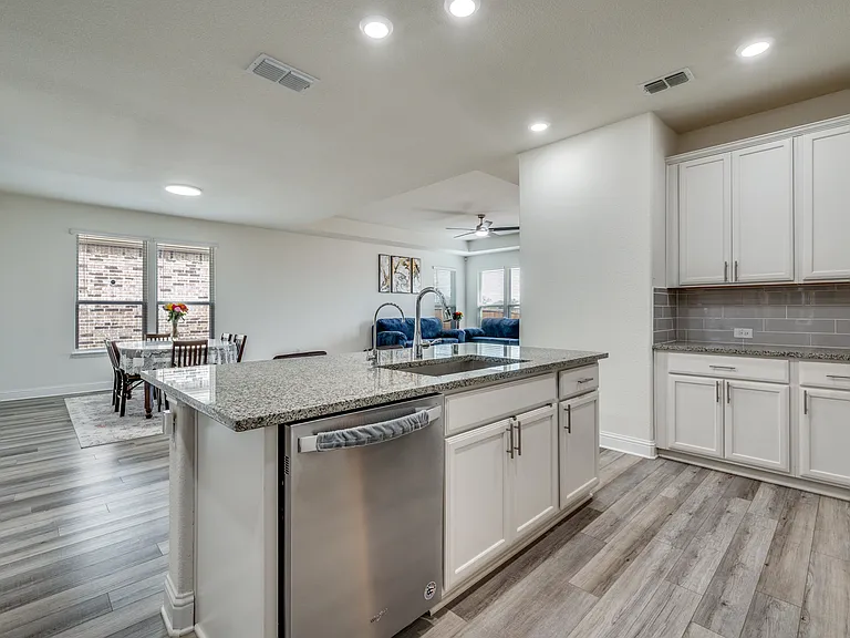4128 Wood River Trl — Photo 13