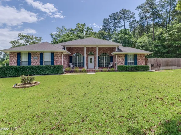 990 Kahana St, Diamondhead, MS 39525