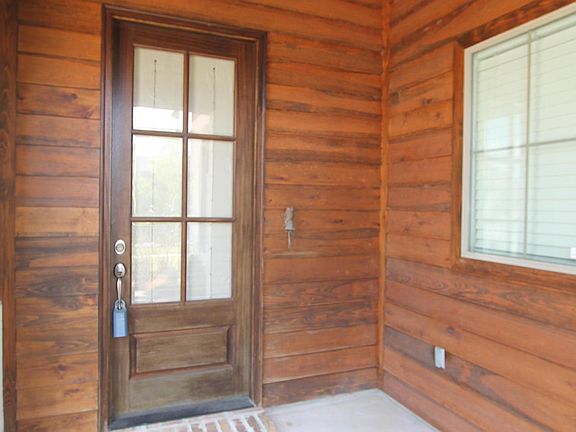 3rd image of 215 Bayou Parc Dr