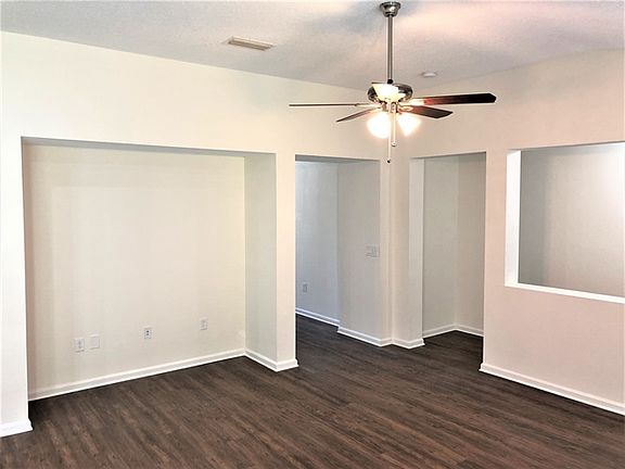 2nd image of 75323 Ravenwood Dr