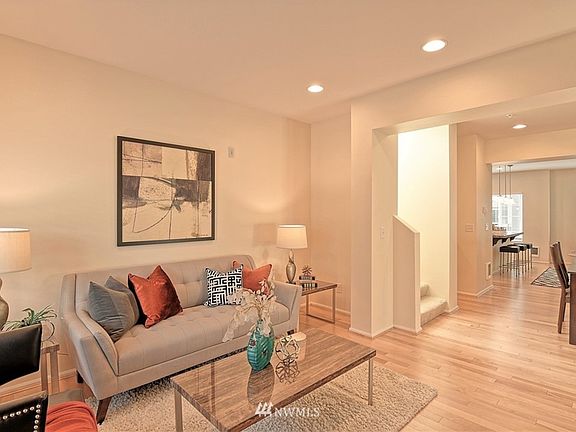 4th image of 10377 156th Pl NE APT 101