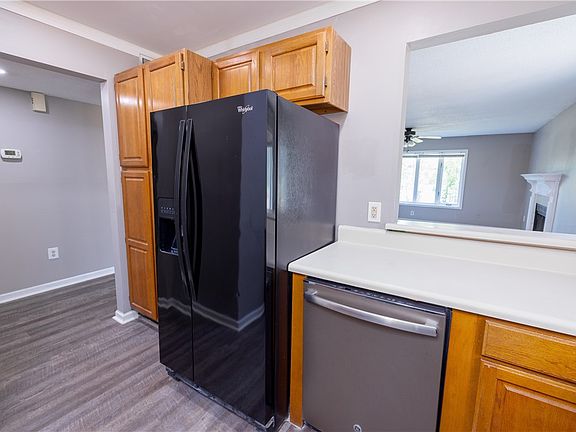 5th image of 204 Northlake Dr