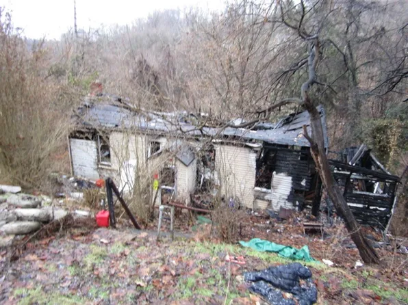 1633 E Cherryhill St, Pittsburgh, PA 15210