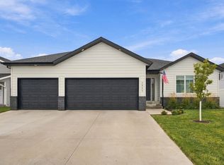 7233 28th St S, Fargo, ND 58104