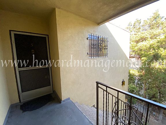 4th image of 10974 Rose Ave APT 5
