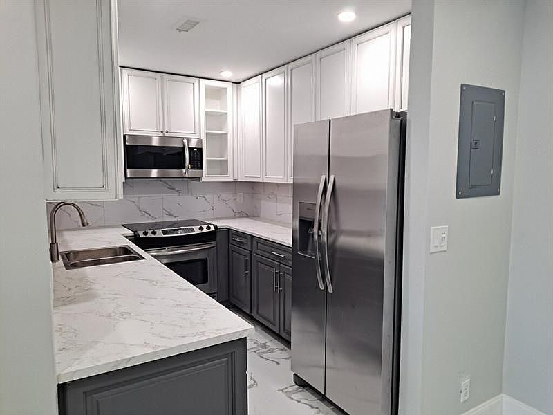 1st image of 6239 Bay Club Dr APT 3