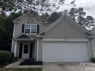 6528 Forest Cross Dr, Charlotte, NC 28216