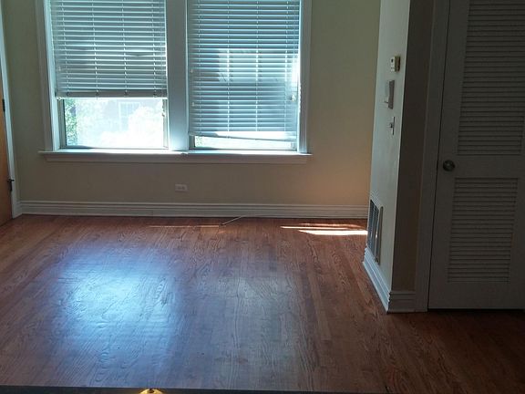 4th image of 1210 W Waveland Ave