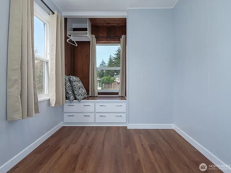Secondary bedroom