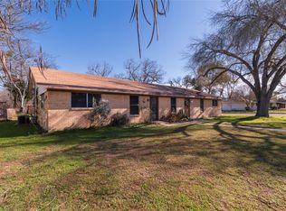 97 Peach St, Luling, TX 78648