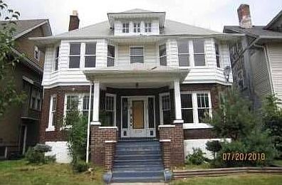 1st image of 131 Tennyson St