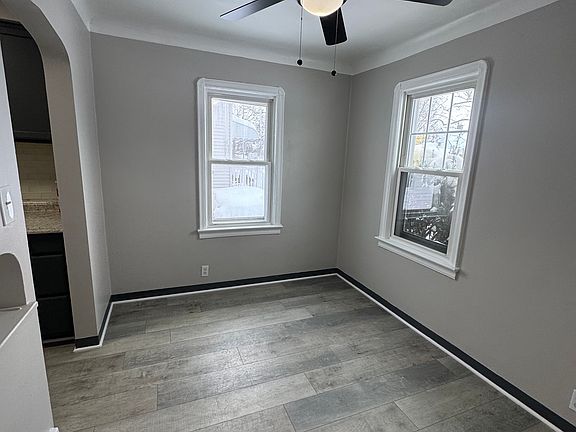 4th image of 15907 Walden Ave