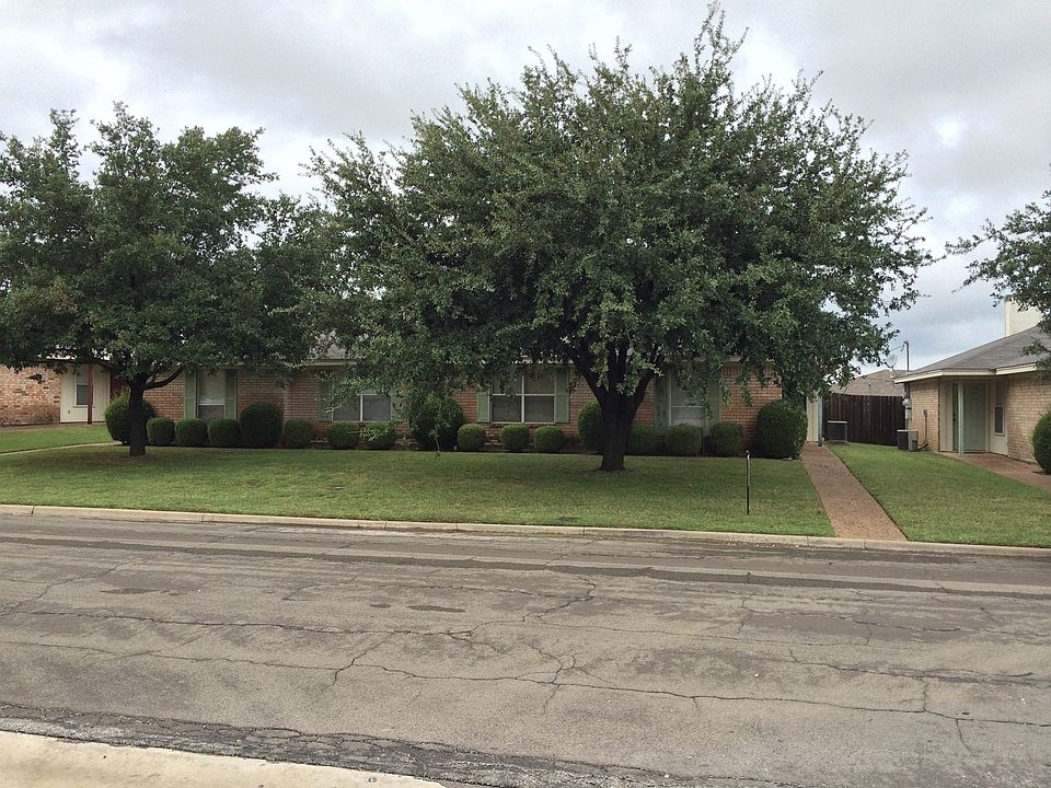 1st image of 9001 Royal Ln
