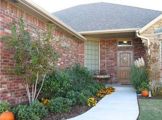 14009 Canterbury Dr, Edmond, OK 73013