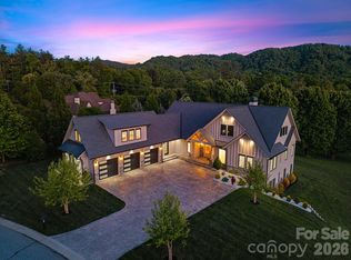 10 Autumn Leaf Dr, Fletcher, NC 28732