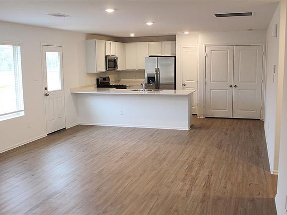 4th image of 980 Oak Mist Ln