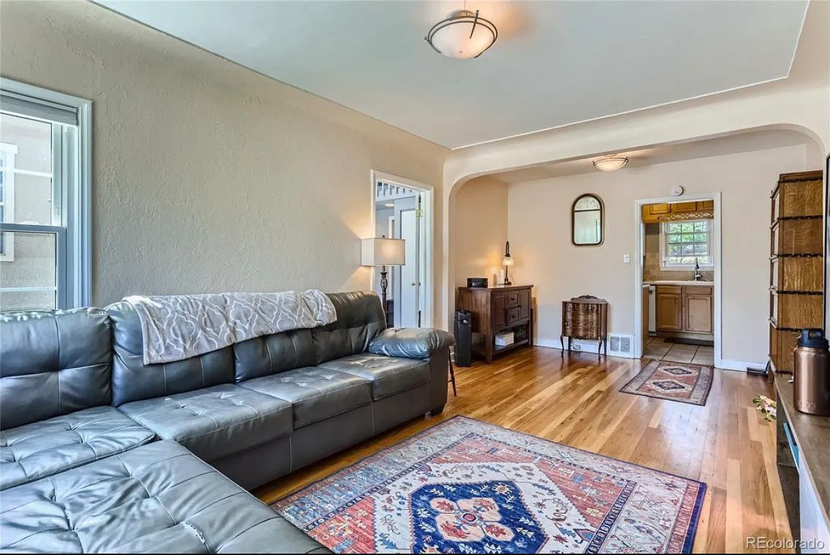 3 bed, 960 sqft, $3,000 — Photo 2