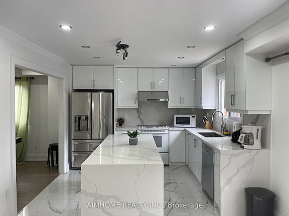 4th image of 166 Fincham Ave