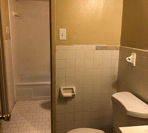 3rd image of 1149 Dunbriar Dr #1