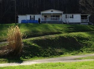 17 Hayes Ln, Walton, WV 25286